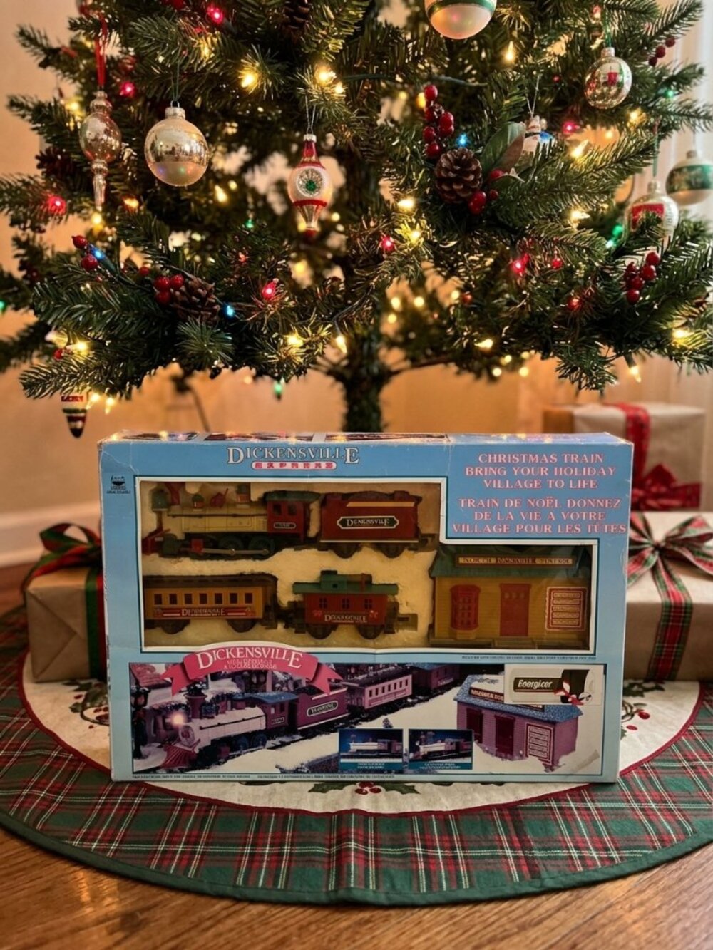 Vintage Dickensville Express Christmas Train Holiday Collectibles Set Untested